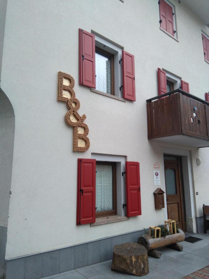 Durmi E Insumiasci Bed and Breakfast Forni Avoltri Exteriör bild