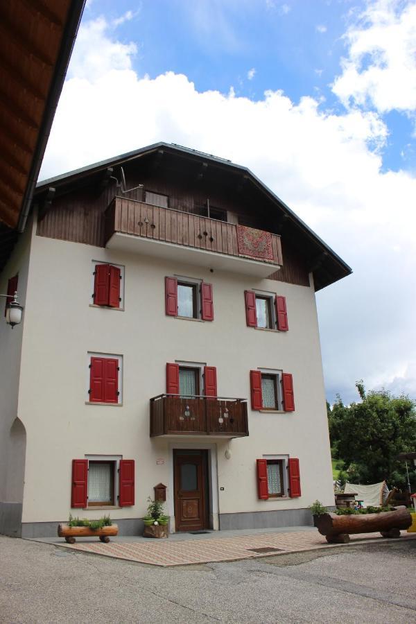 Durmi E Insumiasci Bed and Breakfast Forni Avoltri Exteriör bild