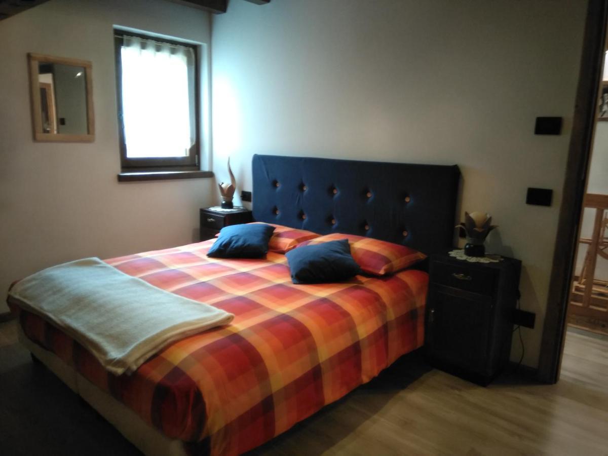 Durmi E Insumiasci Bed and Breakfast Forni Avoltri Rum bild